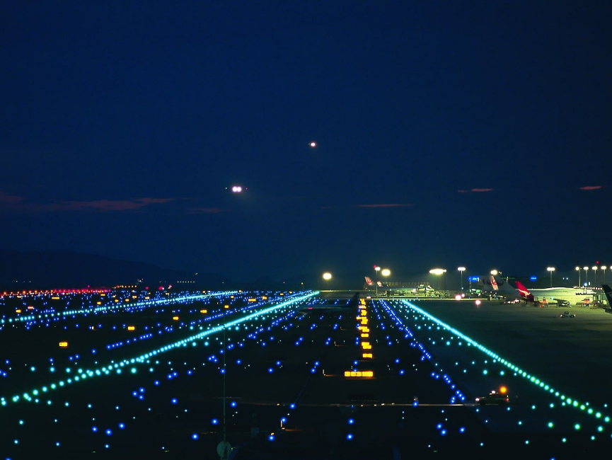 airport taxiway lights